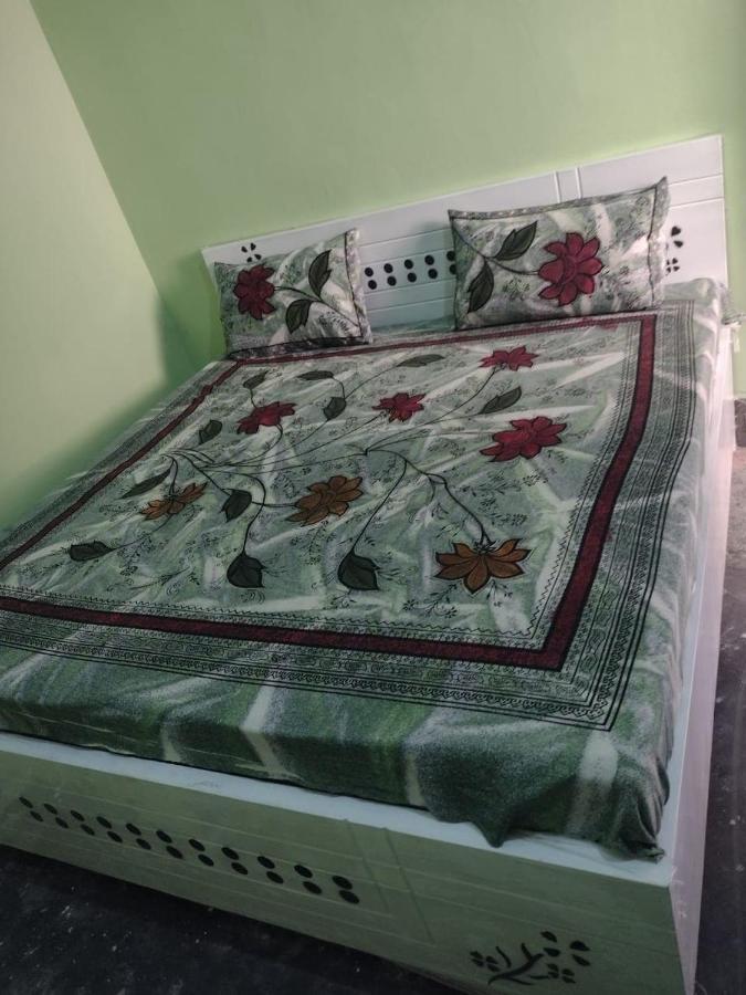 Oyo 83936 Chaudhary Guest House Bulandshahr Eksteriør bilde